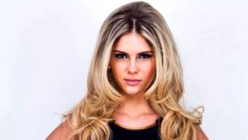 Bárbara Evans é trocada por Tigre no ‘Domingo Legal’ e reclama no Twitter