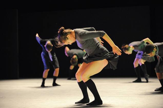 O elenco da Batsheva Dance Company, de Israel, em Deca Dance: apresentação de graça O elenco da Batsheva Dance Company, de Israel, em Deca Dance: apresentação de graça