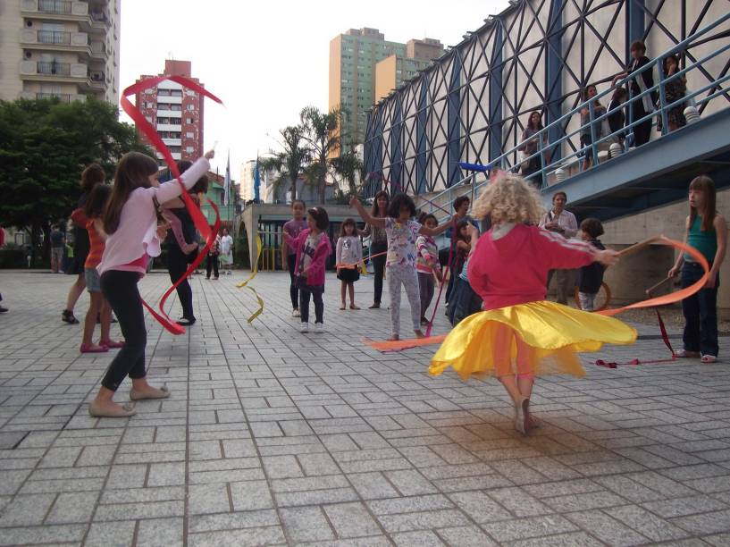 Sesc Consolação promove atividades e espetáculos circenses de 15 a 20 de novembro Sesc Consolação promove atividades e espetáculos circenses de 15 a 20 de novembro