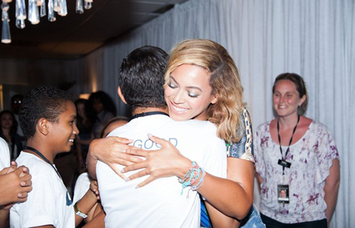 Beyoncé registra chegada ao Brasil em seu site oficial; veja as fotos