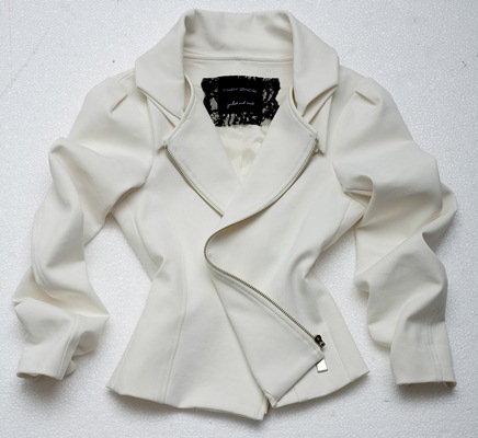 Casaco sobre vestido: qual o comprimento certo?