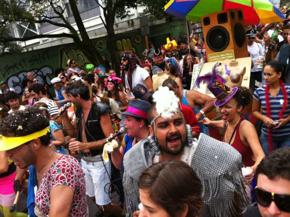 bloco-de-carnaval-joao-capota-na-alves-2013-7