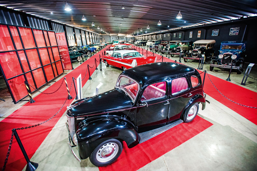 Conheça o Box 54, um parque temático de carros antigos