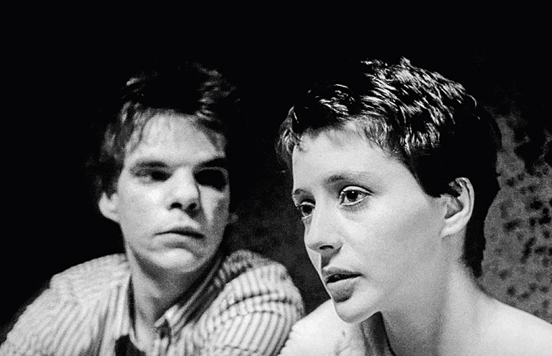 Boy Meets Girl: a cena do encontro dos personagens Boy Meets Girl: a cena do encontro dos personagens