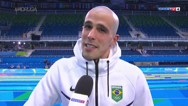 Nadador Fratus pede desculpas por ironia com repórter após perder competição