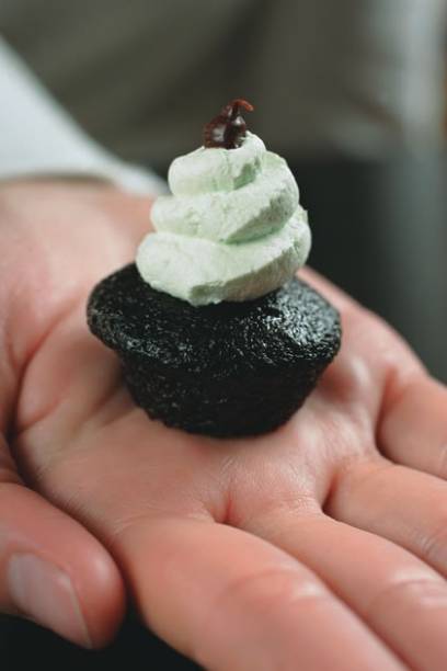 Bolinhos: 3,5 centímetros de diâmetro Bolinhos: 3,5 centímetros de diâmetro