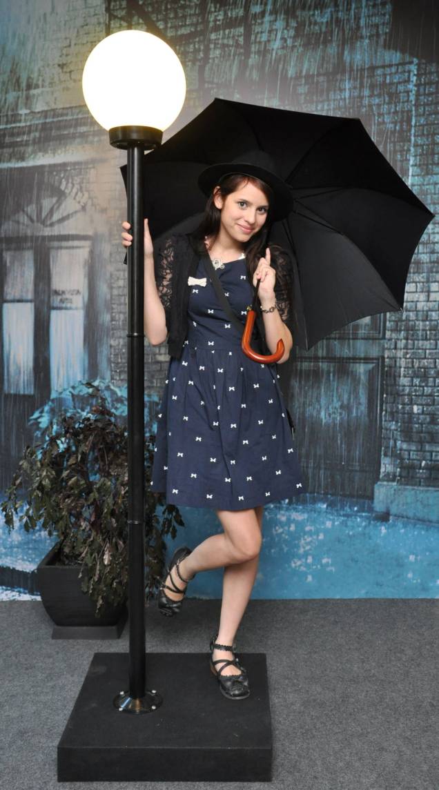 Cenário de Cantando na Chuva está disponível na Fnac Pinheiros Cenário de Cantando na Chuva está disponível na Fnac Pinheiros