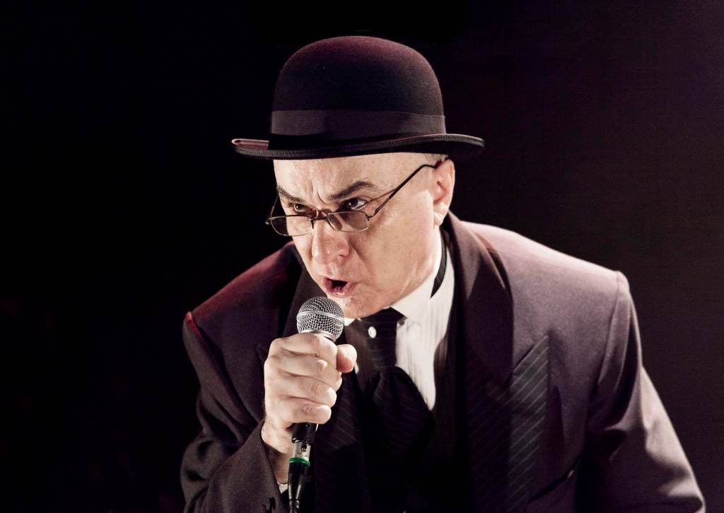 Carlos Careqa, que lança homenagem a Tom Waits no sábado (31), comenta músicas do compositor