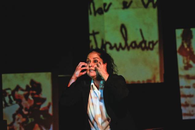 Sura Berditchevsky: a atriz traz à cidade o monólogo dramático Cartas de Maria Julieta e Carlos Drummond de Andrade Sura Berditchevsky: a atriz traz à cidade o monólogo dramático Cartas de Maria Julieta e Carlos Drummond de Andrade