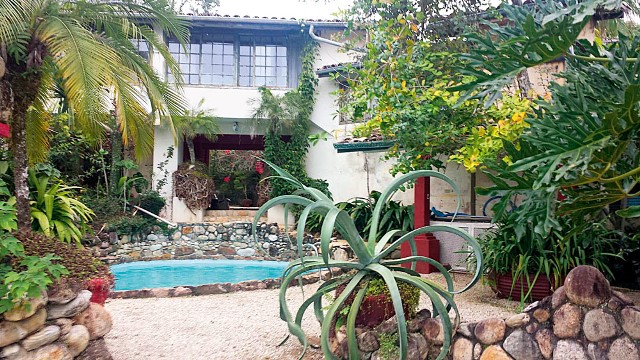 Mansão de Clodovil em Ubatuba irá a leilão judicial