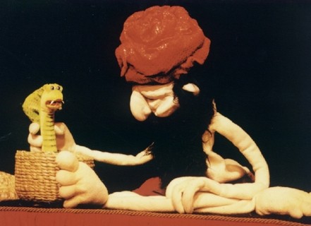 cia-bonecos-circus-nova-turne-faquir-foto-de-claudiosaltini-b.jpeg