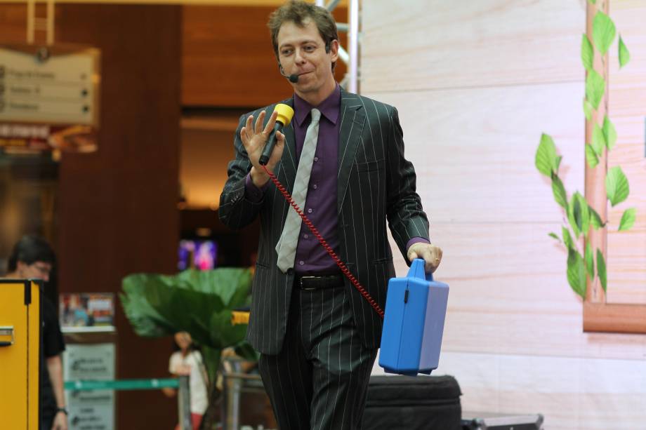 Mooca Plaza Shopping: show de mágica chama atenção da garotada