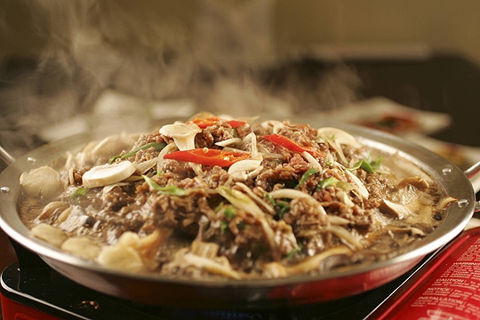 Hongané: contrafilé preparado na mesa do cliente Hongané: contrafilé preparado na mesa do cliente