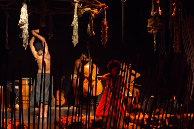 A montagem <em>Zumbi </em>de João das Neves é baseada no texto de Augusto Boal e Gianfrancesco Guarnieri A montagem <em>Zumbi </em>de João das Neves é baseada no texto de Augusto Boal e Gianfrancesco Guarnieri
