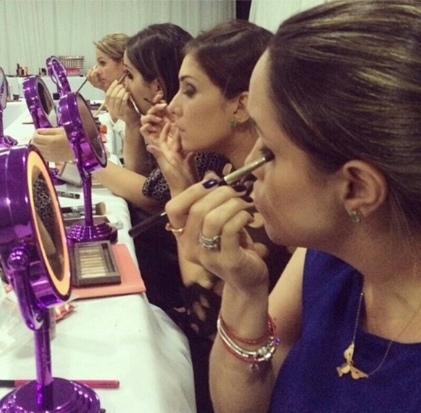 Curso de automaquiagem no MG Hair