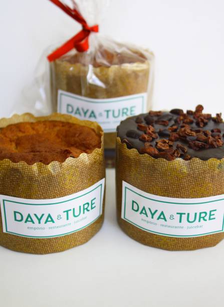 Castanhas e frutas, da Daya & Ture