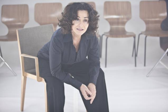 A atriz Regina Braga no monólogo Desarticulações A atriz Regina Braga no monólogo Desarticulações