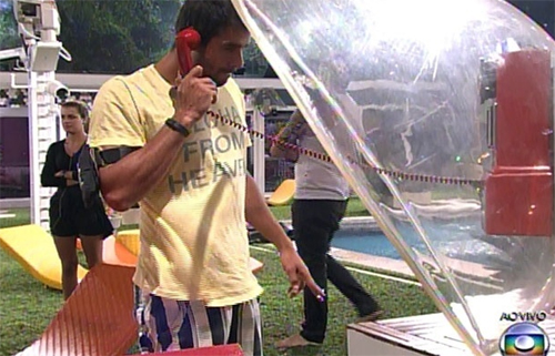 Erro no Big Fone do BBB 14 é corrigido e Diego imuniza Fran