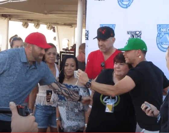 Ator quebra recorde do Guinness e vira o “rei das selfies”