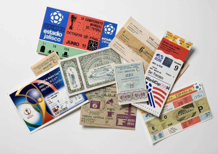 Museu do Futebol recebe exposição Futebol de Papel
