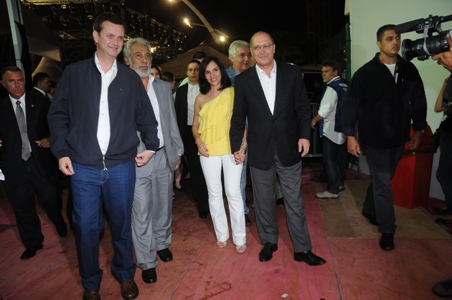 Geraldo Alckmin e Gilberto Kassab chegam ao Anhembi