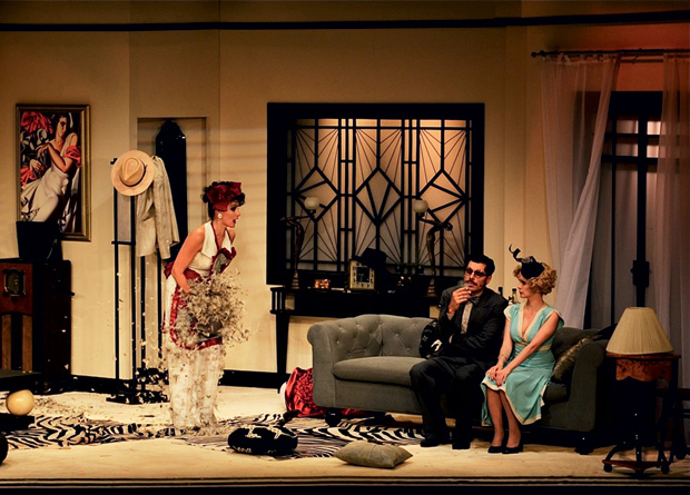 A comédia de Noel Coward tem direção de José Possi Neto A comédia de Noel Coward tem direção de José Possi Neto