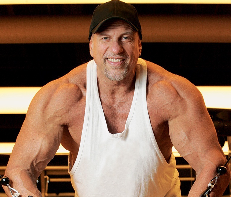 Enzo Perondini: ex-pastor volta ao fisiculturismo