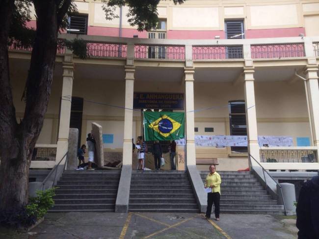 escola anhanguera desocupação 1