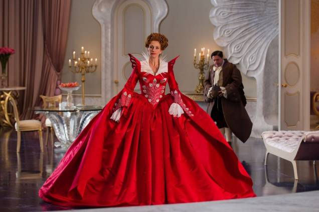 Espelho, Espelho Meu: Julia Roberts é pura maldade no filme Espelho, Espelho Meu: Julia Roberts é pura maldade no filme