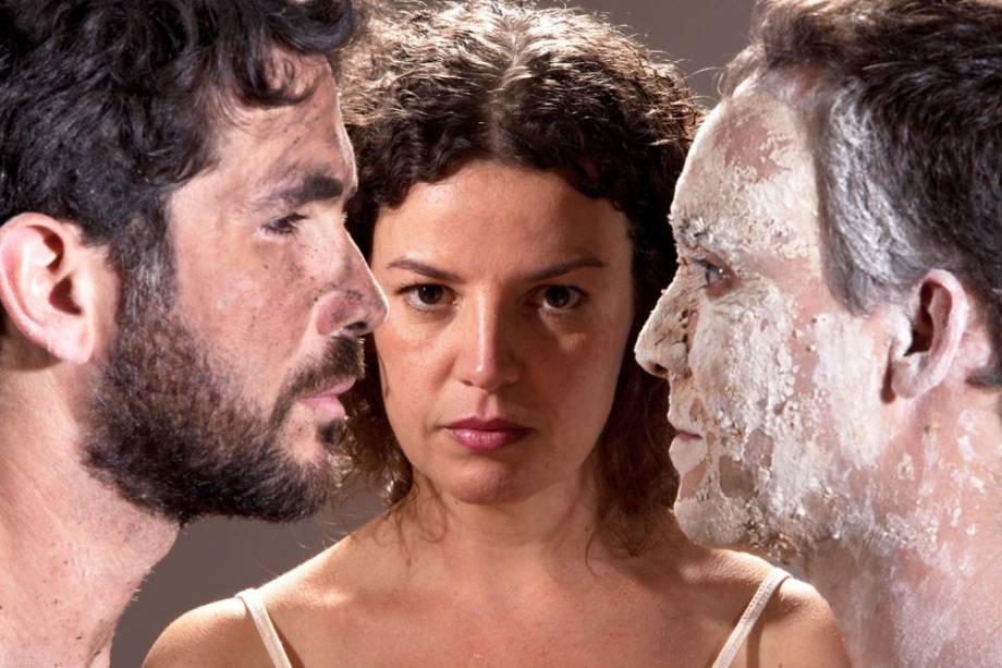 Facas nas Galinhas: drama aborda o feminismo de maneira poética Facas nas Galinhas: drama aborda o feminismo de maneira poética