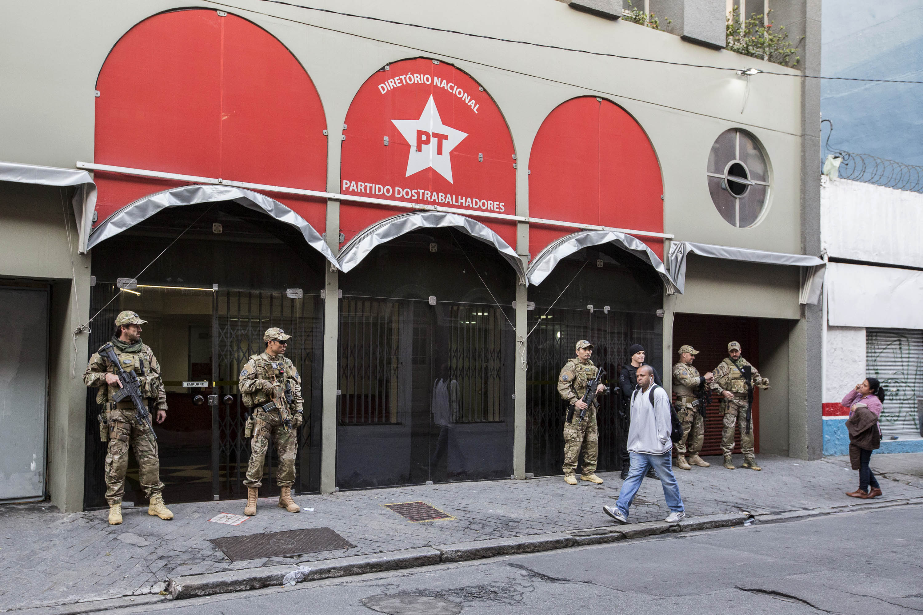 Polícia Federal realiza buscas na sede do PT em São Paulo