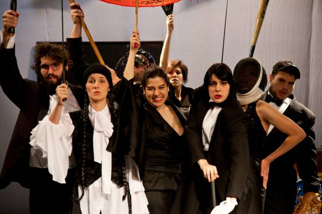 Gabriel Muglia, Aline Basili, Pedro Lopes(capacete), Renata Asato, Camila Caparroz, Natalia Kronig, Sarha Oliveira, Pedro Carrasco Gabriel Muglia, Aline Basili, Pedro Lopes(capacete), Renata Asato, Camila Caparroz, Natalia Kronig, Sarha Oliveira, Pedro Carrasco