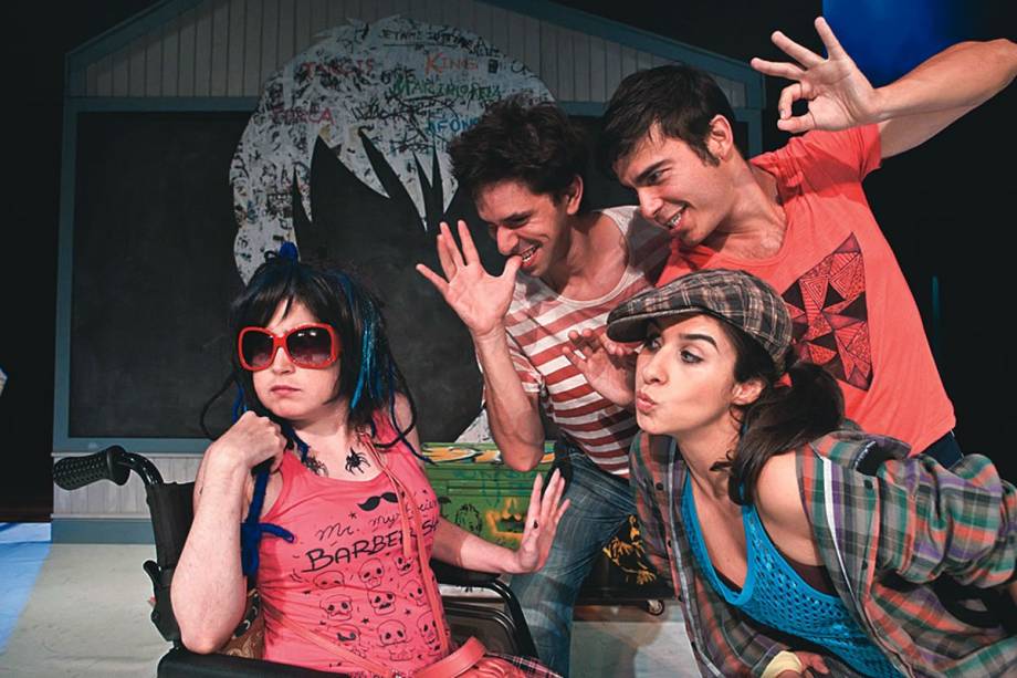 Os atores Raphael Rocha, Davi Reis, Paula Arruda e João Vitor DÁlves: a comédia dramática Gangue aborda o universo adolescente