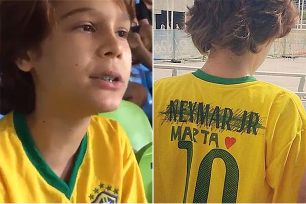 “Marta merece mais esta camisa”, diz garoto que rabiscou nome de Neymar