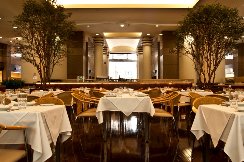 O salão de ambiente mais informal que as outras casas do grupo Fasano O salão de ambiente mais informal que as outras casas do grupo Fasano