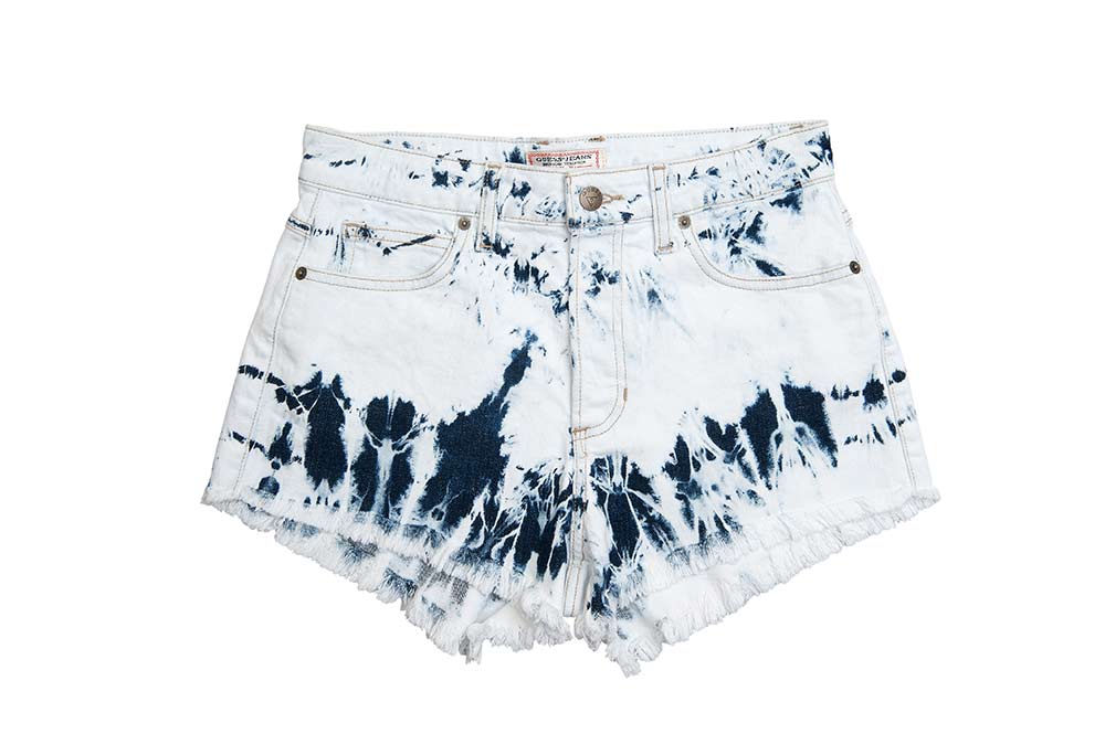 Guess short- de R$299,00 por R$179,00