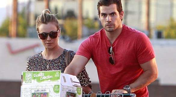 Henry Cavill e Kaley Cuoco fazem compras em Los Angeles – 03/07/13