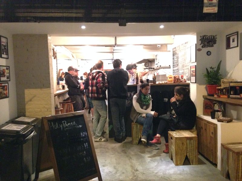 Holy Pasta: ponto fixo na Vila Madalena Holy Pasta: ponto fixo na Vila Madalena