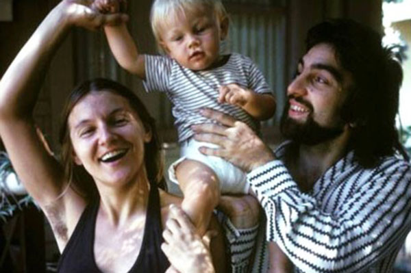 Foto da mãe de Leonardo DiCaprio provoca polêmica na internet por um motivo peculiar
