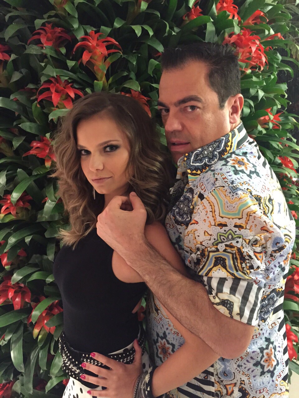 Milena Toscano mostra o repicado ‘messy’ e o amassado sexy para o verão