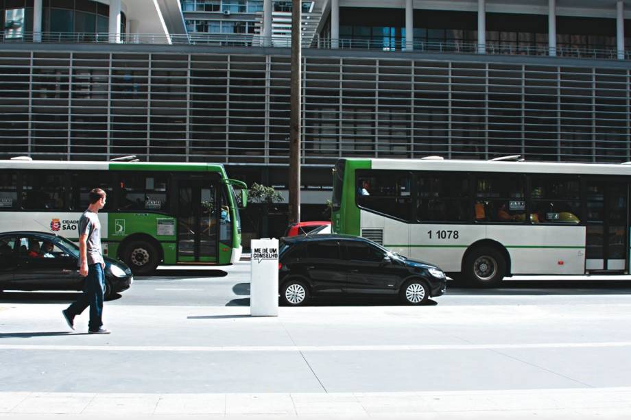 "Me Dê um Conselho": caixa criada por designer vai virar livro "Me Dê um Conselho": caixa criada por designer vai virar livro