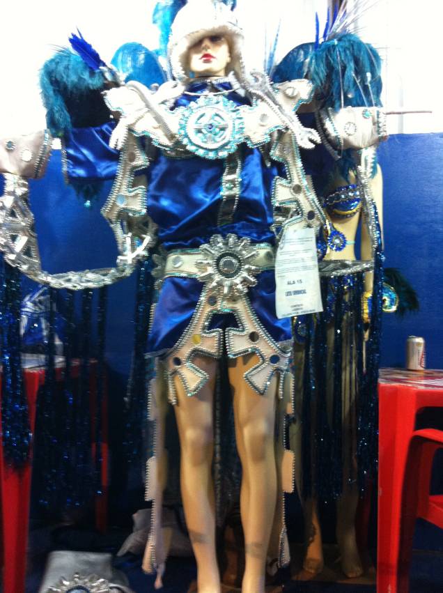Fantasia da Ala Realce, R$ 350 Fantasia da Ala Realce, R$ 350