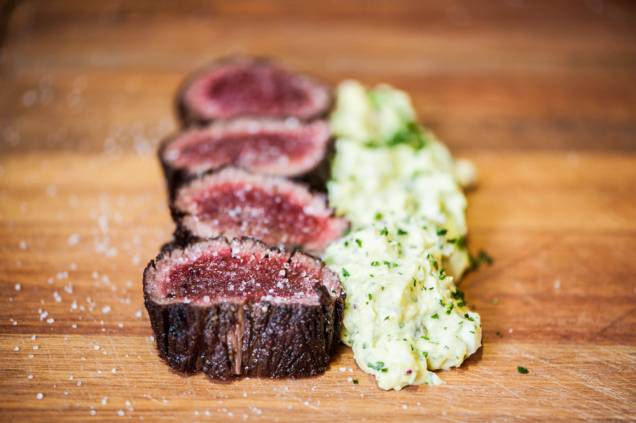 Rosbife com salada de batatas: sugestão da chef Janaina Rueda Rosbife com salada de batatas: sugestão da chef Janaina Rueda