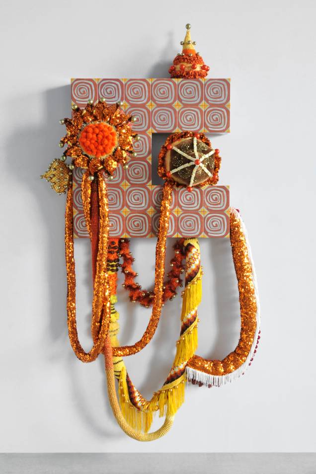 Escultura de Joana Vasconcelos: inspiração nas tradições portuguesas Escultura de Joana Vasconcelos: inspiração nas tradições portuguesas