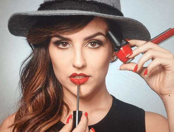 Kéfera lança linha de esmaltes e batons em parceria com a Studio35
