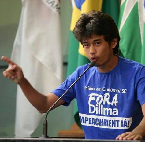 Movimento Brasil Livre negocia com três partidos para disputar eleições municipais