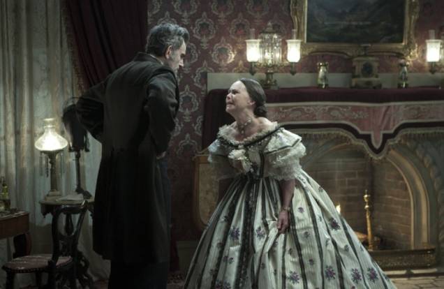 "Lincoln: O longa mostra os conflitos entre Lincoln e sua esposa, Mary Todd "Lincoln: O longa mostra os conflitos entre Lincoln e sua esposa, Mary Todd
