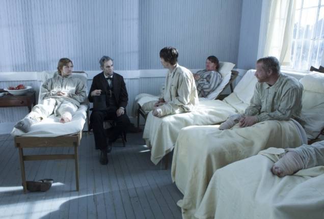 "Lincoln: a crueldade da guerra nos feridos na batalha "Lincoln: a crueldade da guerra nos feridos na batalha