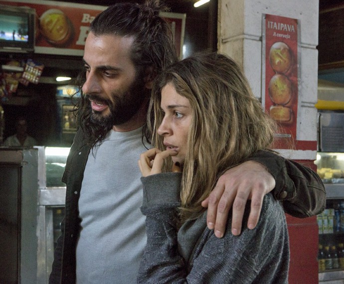 Grazi Massafera aparece com visual chocante em ‘Verdades Secretas’