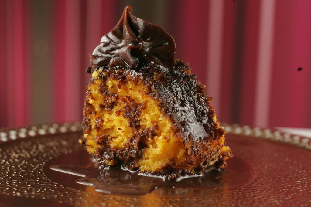 Bolos lambuzados de cobertura para voltar à infância